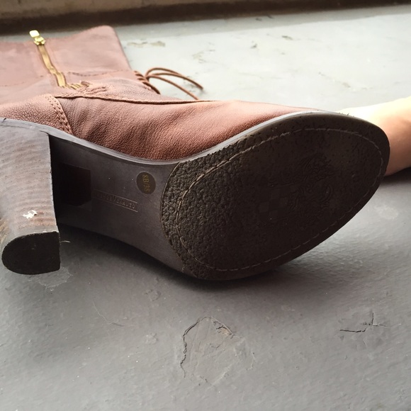Vince Camuto size 8 Brown Leather High Boot - Picture 3 of 4